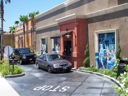 11 cosas que puedes hacer desde el coche (en Estados Unidos)