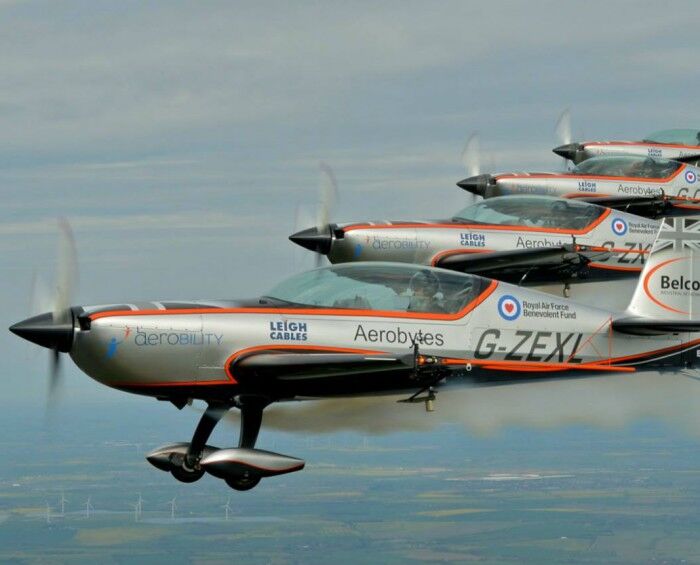 Aston Martin VANTAGE V8 Blades Edition