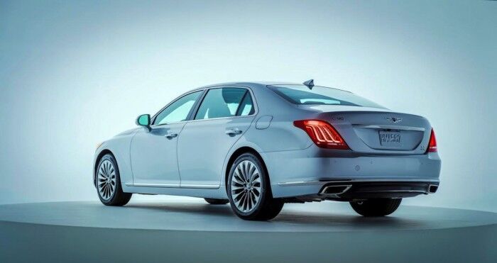 Genesis G90 2016 02