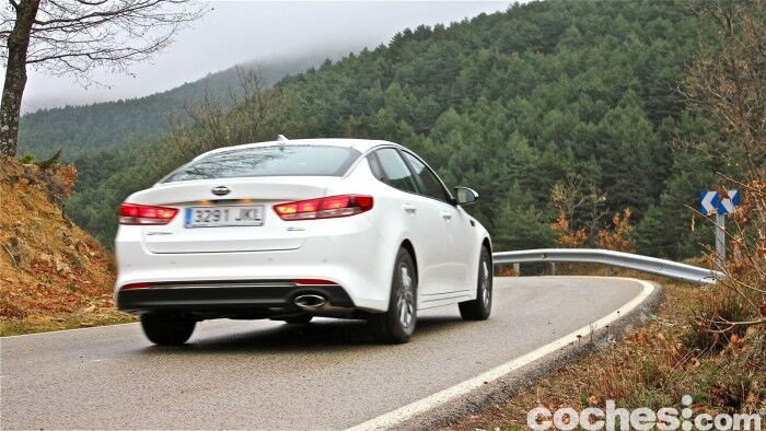 Kia Optima 2016 prueba 46