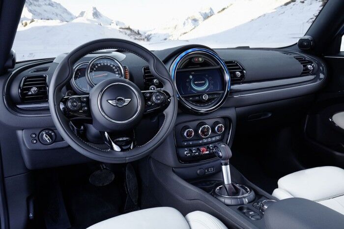 MINI Clubman ALL4 2016 interior 2
