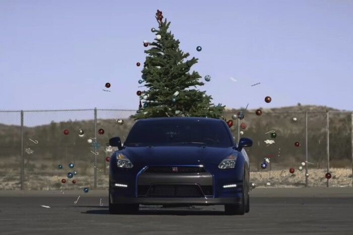 Nissan GT-R arbol Navidad