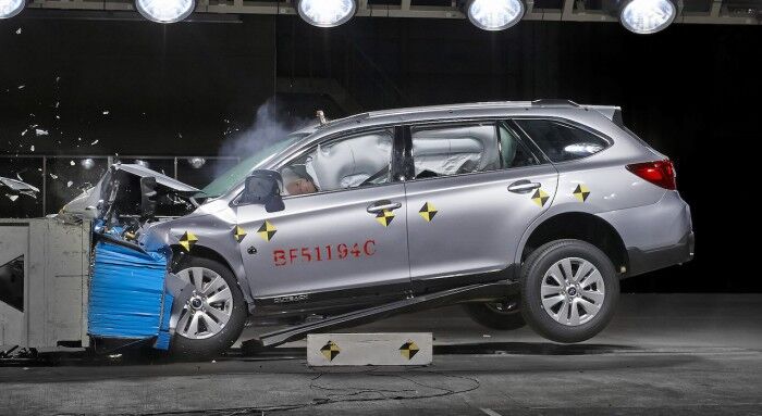 Subaru-Outback-2015-crash-test
