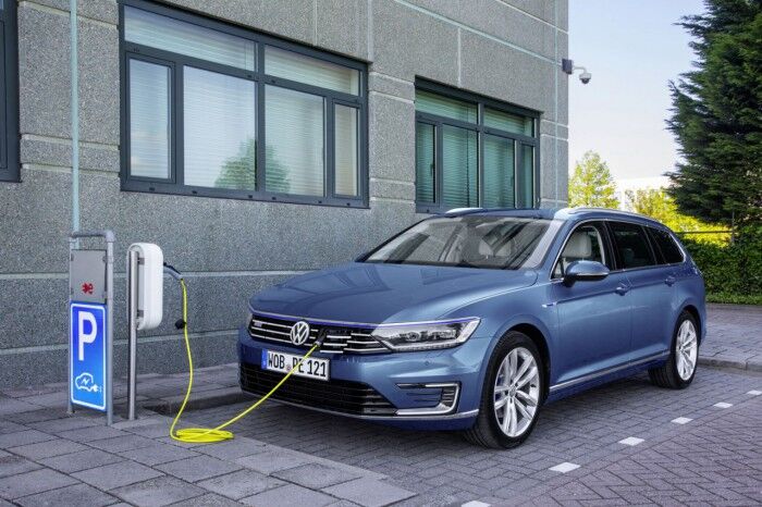 Volkswagen Passat Variant GTE 2016 07