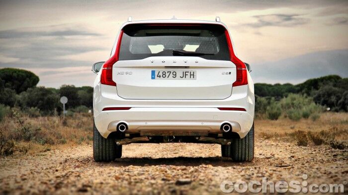 Volvo_XC90_D5_AWD_007