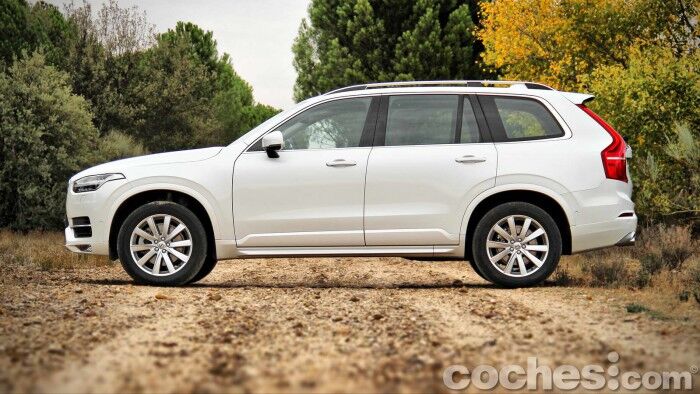 Volvo_XC90_D5_AWD_008