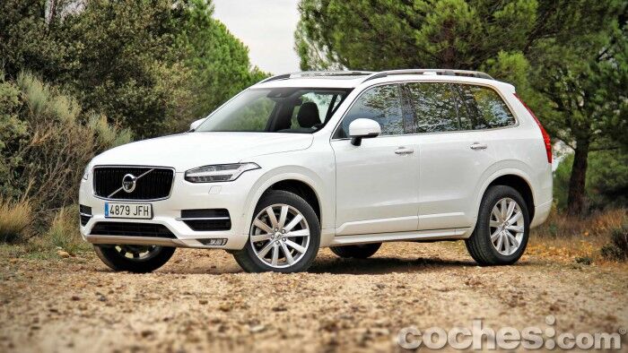 Volvo_XC90_D5_AWD_010