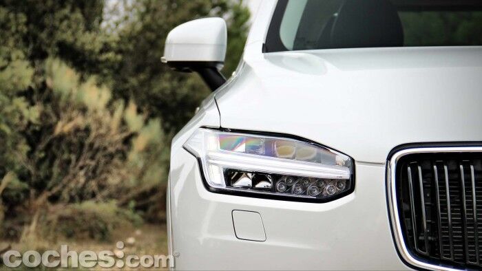 Volvo_XC90_D5_AWD_016