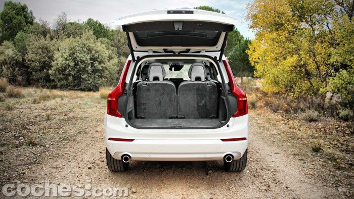 Volvo_XC90_D5_AWD_029