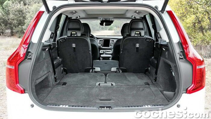 Volvo_XC90_D5_AWD_033