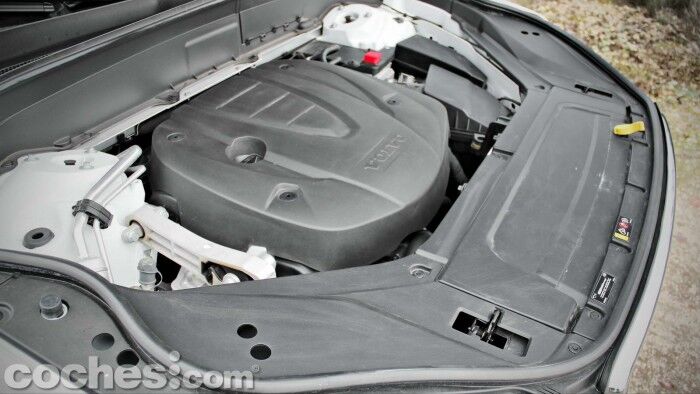 Volvo_XC90_D5_AWD_046