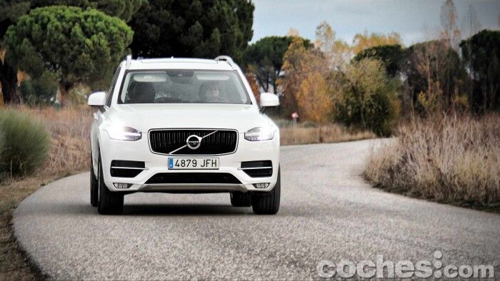 Volvo_XC90_D5_AWD_049