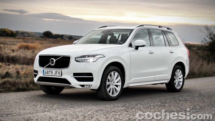 Volvo_XC90_D5_AWD_052