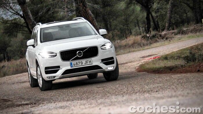 Volvo_XC90_D5_AWD_056