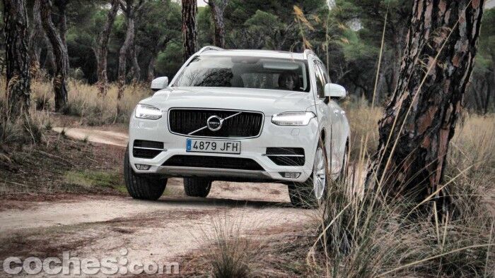 Volvo_XC90_D5_AWD_058