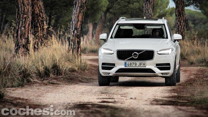 Volvo_XC90_D5_AWD_059