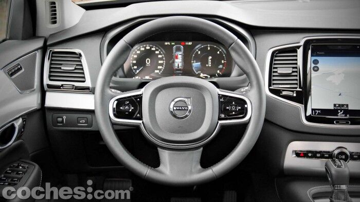 Volvo_XC90_D5_AWD_064