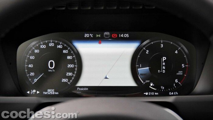 Volvo_XC90_D5_AWD_066