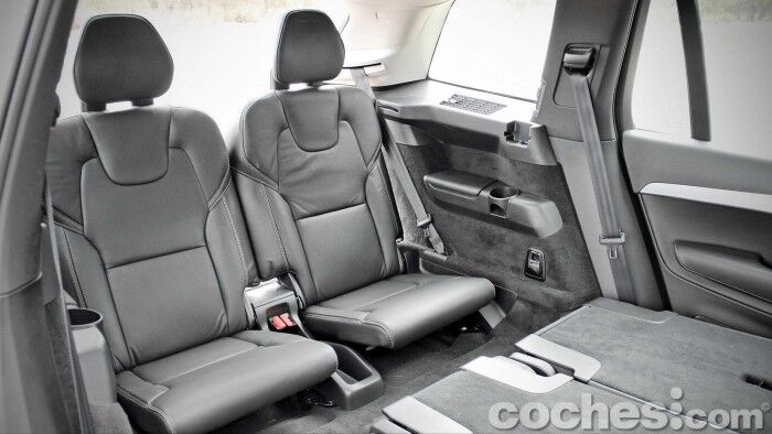Volvo_XC90_D5_AWD_080