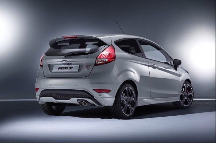 Ford Fiesta ST200 2016 02