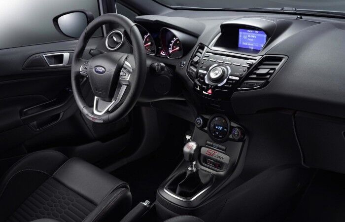 Ford Fiesta ST200 2016 interior 04