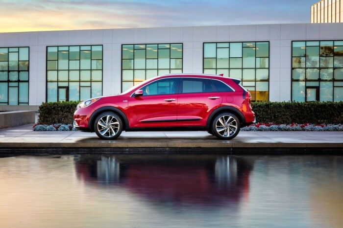 Kia Niro USA 2016 01