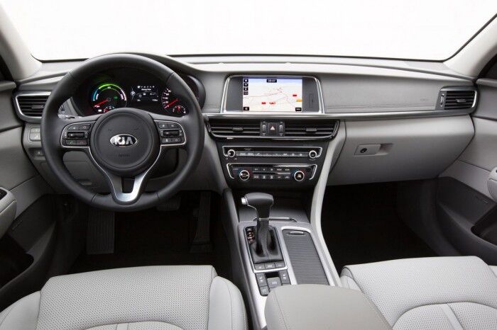Kia Optima Plug-in Hybrid 2017 interior 03