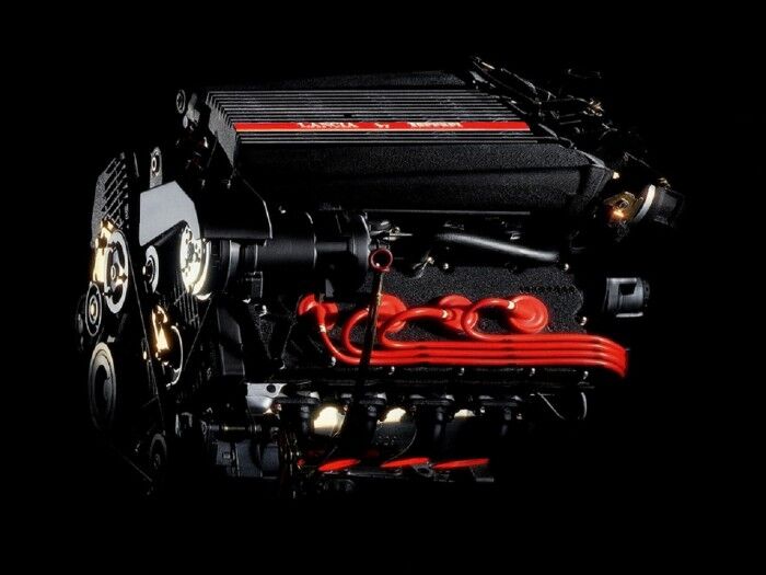 Lancia Thema 8.32 by ferrari 4