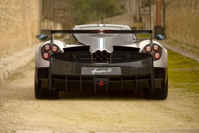 Pagani Huayra BC 2016 07 700x467