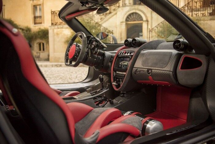 Pagani Huayra BC 2016 interior 01