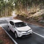 Toyota RAV4 Hybrid 2016 10 150x150