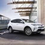 Toyota RAV4 Hybrid 2016 18 150x150