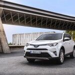 Toyota RAV4 Hybrid 2016 20 150x150
