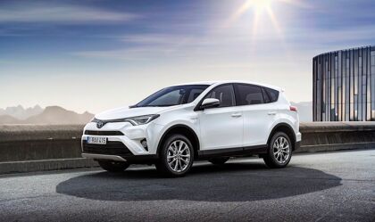 Toyota RAV4 Hybrid 2016, el primer SUV compacto es ahora híbrido