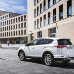 Toyota RAV4 Hybrid 2016 26 150x150