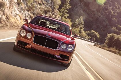 Bentley Flying Spur V8 S, 528 CV de lujo cómodo