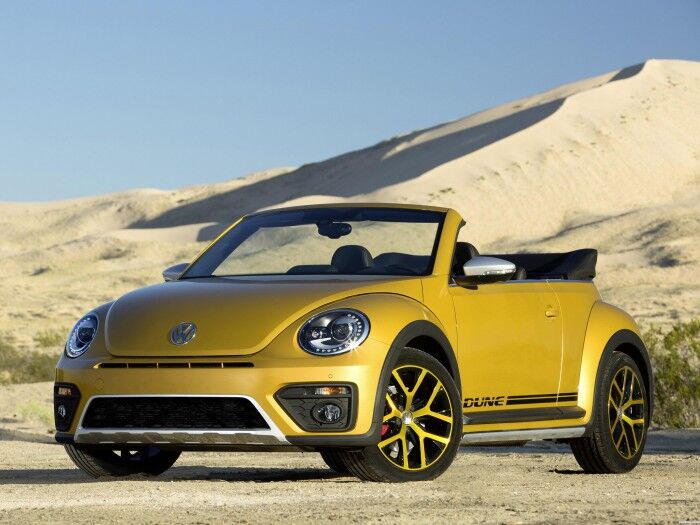 volkswagen_beetle-dune-convertible-2016_r17.jpg