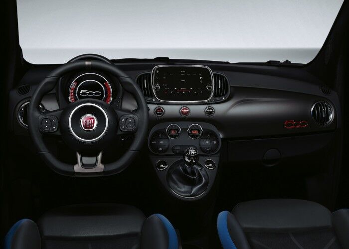 Fiat 500S 2016 interior 01