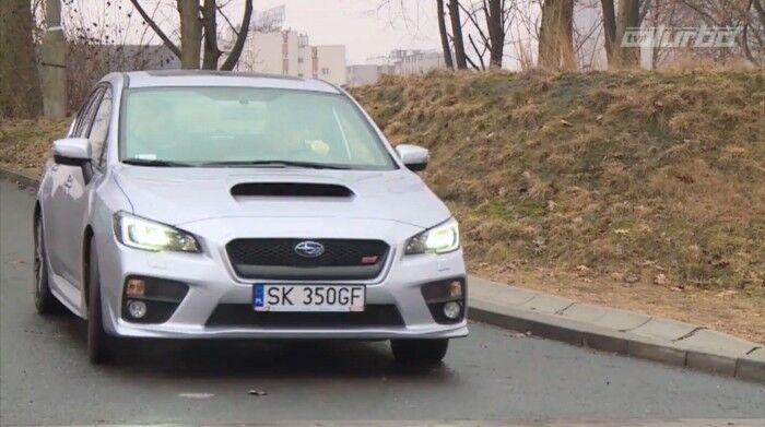 polaca de 81 años cuyo vehiculo es un Subaru WRX STI 03
