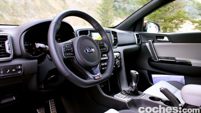 Kia Sportage 2.0 DRDi GT Line 4x4 2016 prueba interior 1