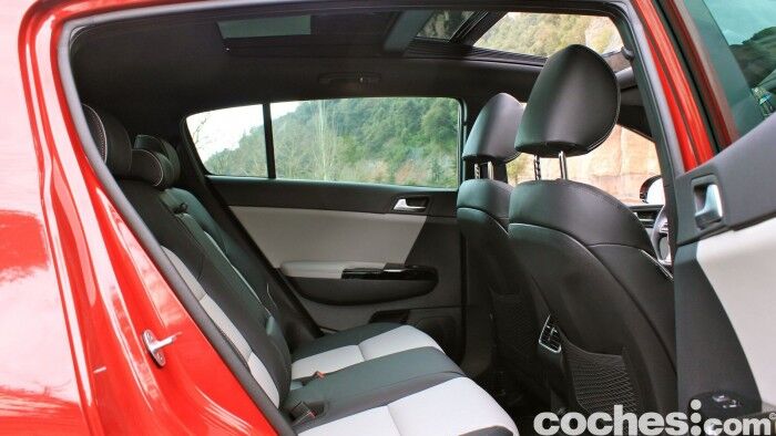 Kia Sportage 2.0 DRDi GT Line 4x4 2016 prueba interior 6