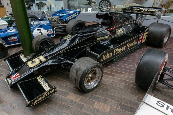 Lotus_78_front-left2_National_Motor_Museum,_Beaulieu