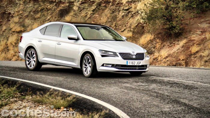 Skoda_Superb_2.0TDI_ Laurin&Klement_001