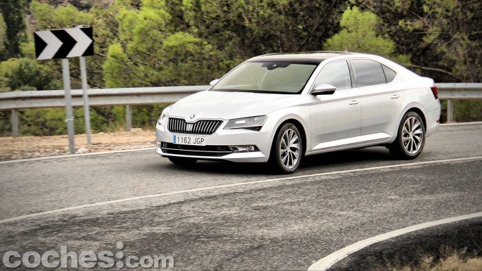 Skoda_Superb_2.0TDI_ Laurin&Klement_003