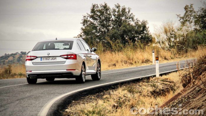 Skoda_Superb_2.0TDI_ Laurin&Klement_004