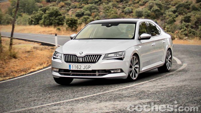 Skoda_Superb_2.0TDI_ Laurin&Klement_009