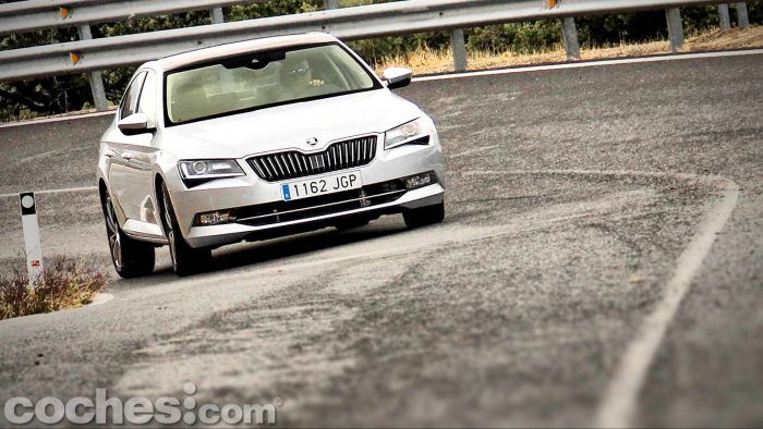 Skoda_Superb_2.0TDI_ Laurin&Klement_012