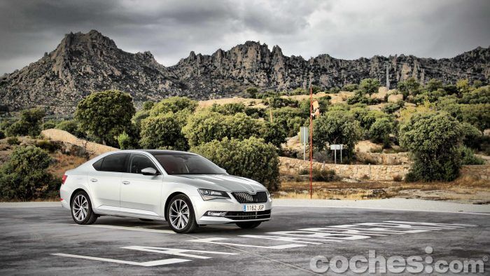 Skoda_Superb_2.0TDI_ Laurin&Klement_014