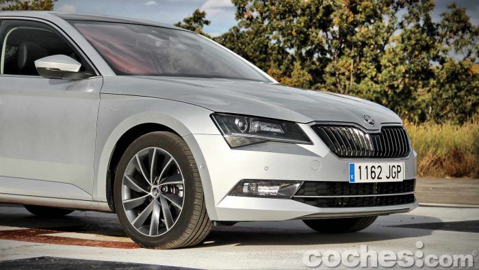 Skoda_Superb_2.0TDI_ Laurin&Klement_028