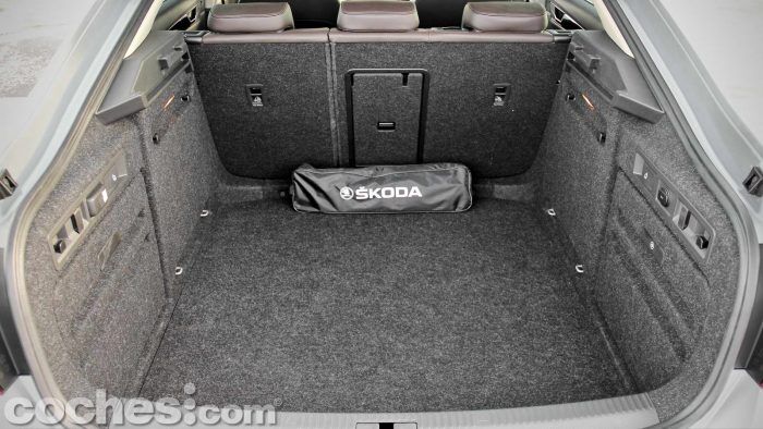 Skoda_Superb_2.0TDI_ Laurin&Klement_039